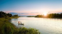 Hình ảnh Ngỡ ngàng với vẻ đẹp thiên nhiên như ở trời Âu bên trong khu đô thị Hà Nội Hình ảnh Ngỡ ngàng với vẻ đẹp thiên nhiên như ở trời Âu bên trong khu đô thị Hà Nội