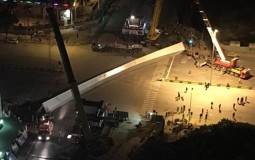 Vụ đổ dầm thép ở Hà Nội: Chủ thầu lý giải “bị nghiêng vì xe đứng ở thế khó“
